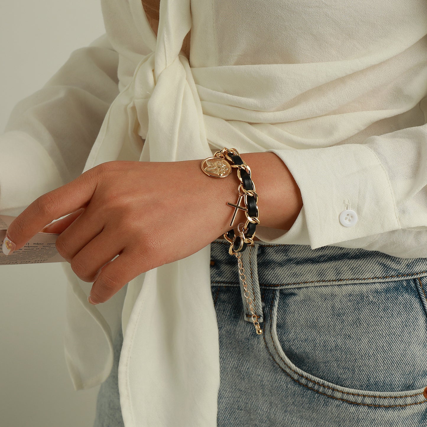 Minimalist Cross Pendant Leather Bracelet for Women with Alloy Chain and Electroplated Finish