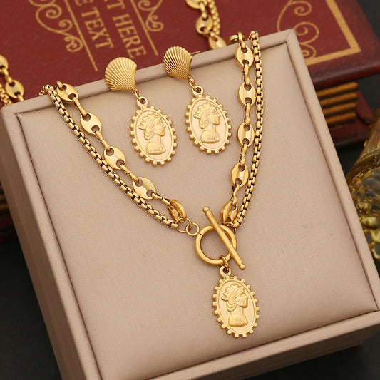 Collar colgante de nariz de cerdo juguetona de acero inoxidable con acabado chapado para mujer