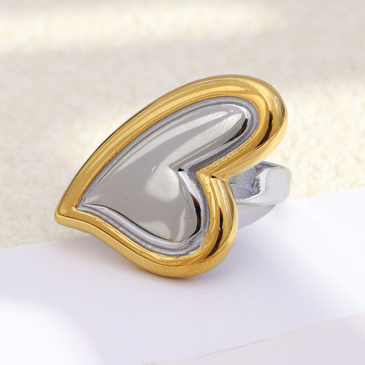 Anello Cuore Inclinato da Donna in Acciaio Inox Placcato Oro 18K Stile Minimalista
