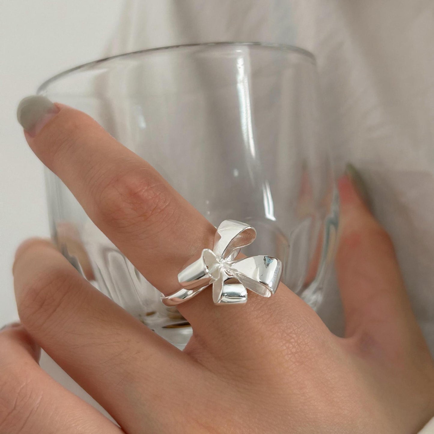 Minimalist Bowknot Heart-Shaped S925 Sterling Silver Ring with Plated Finish for Women