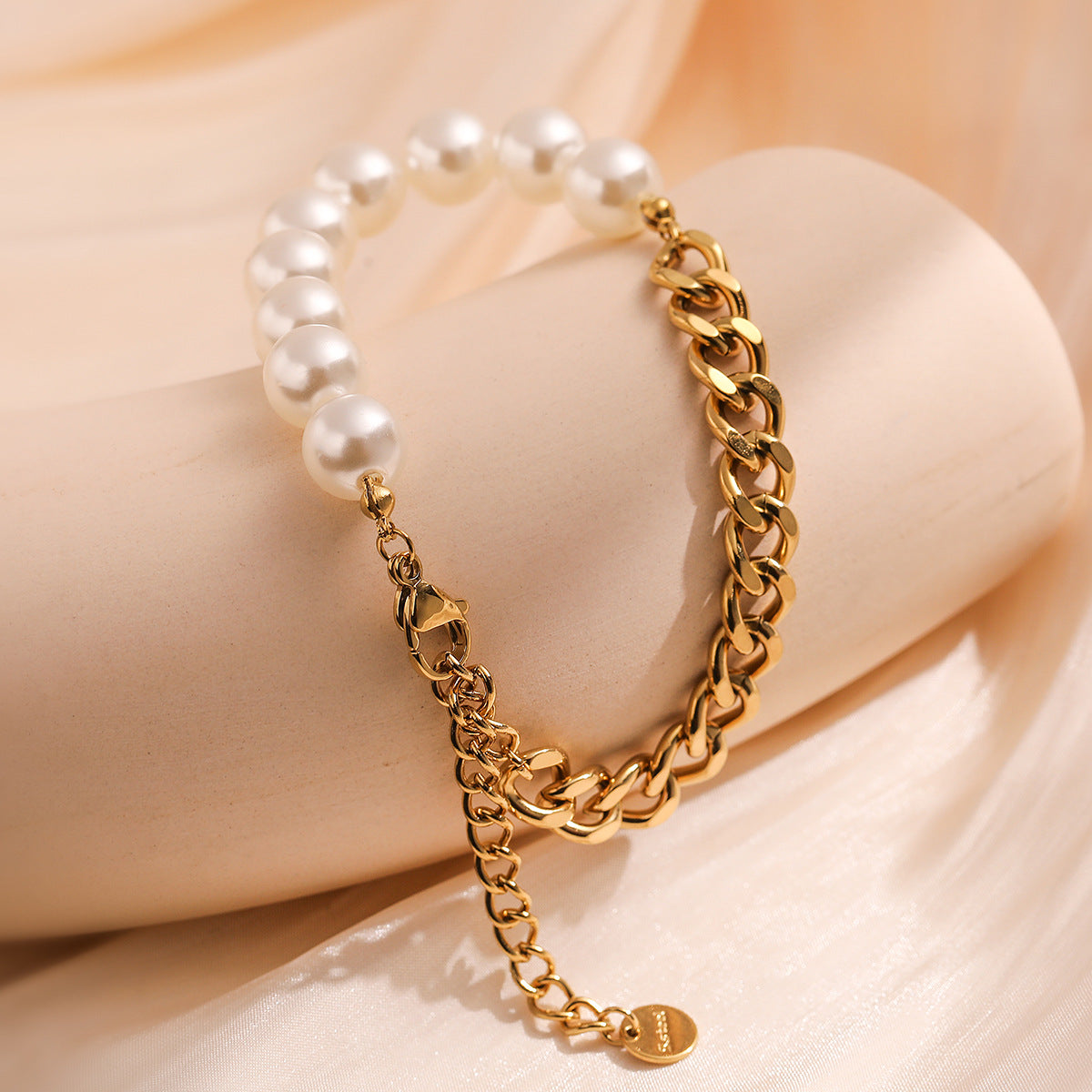 Vintage Fashion Minimalist Geometric Stainless Steel Bracelet with 18K Gold Plating for Women