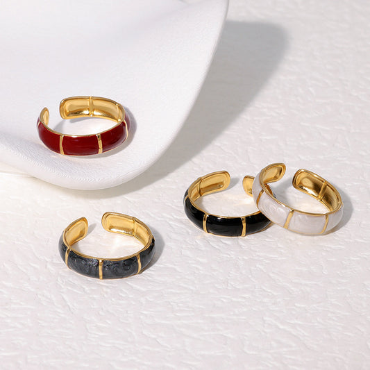 Anillo de Moda Minimalista con Diseño de Bambú en Acero Inoxidable con Baño de Oro para Mujer