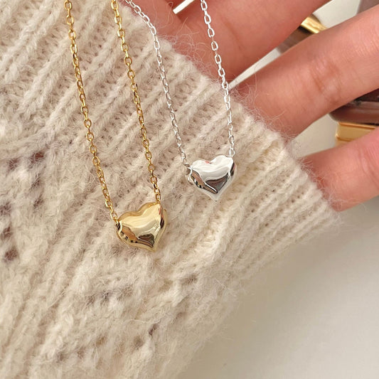 Collar minimalista de plata de ley 925 con forma de corazón para mujer, de diseño limpio y estilo versátil