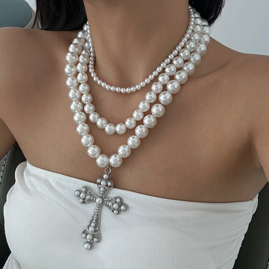 Conjunto de collar con colgante de cruz estilo punk con cuentas de perlas de imitación y dije de aleación en cadena de cuentas para mujer
