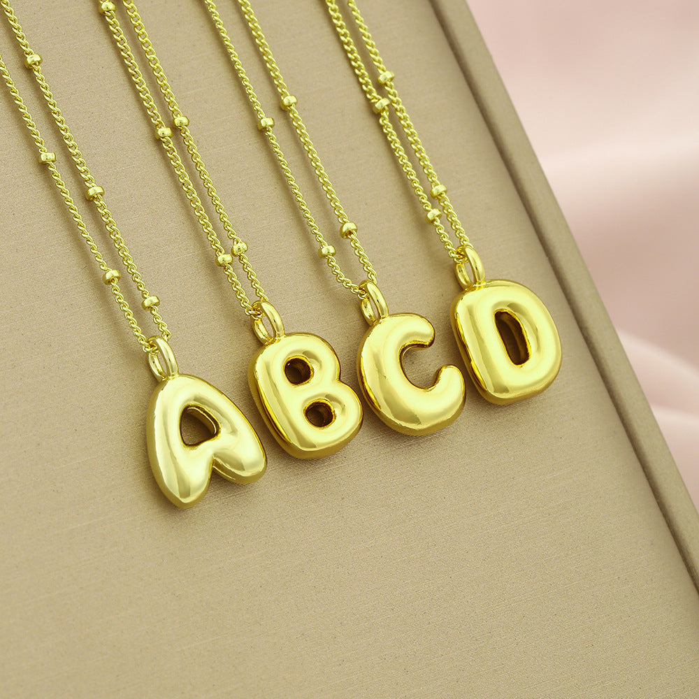 Collar Colgante con Inicial Minimalista para Mujer en Cobre con Acabado Galvanizado Cadena Ajustable para Clavícula