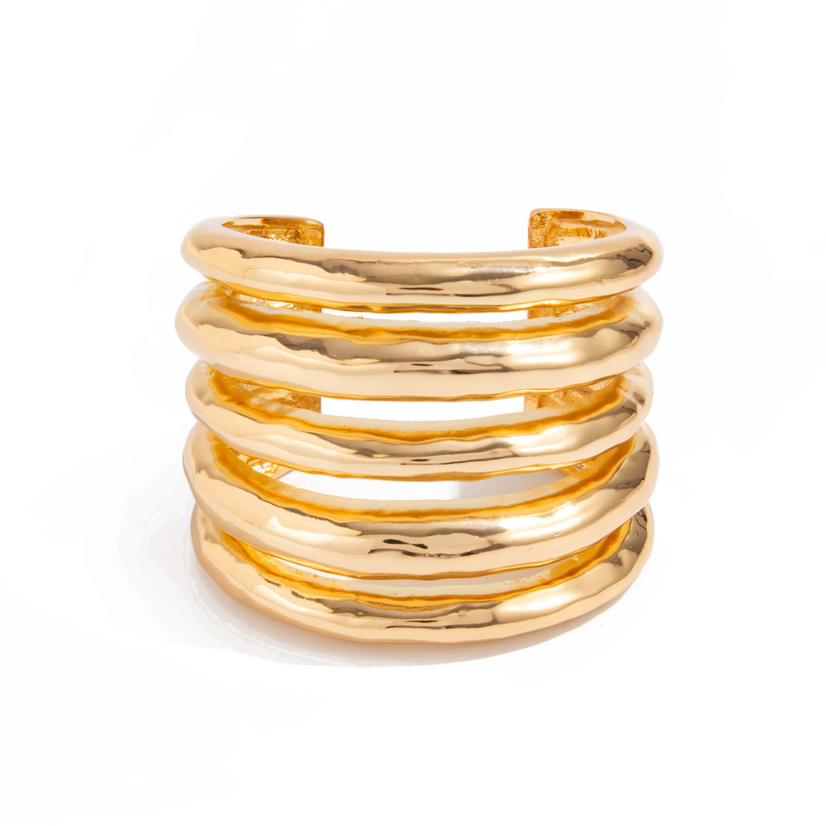 Pulsera minimalista geométrica de aleación para mujer con textura líquida martillada y acabado pulido chapado