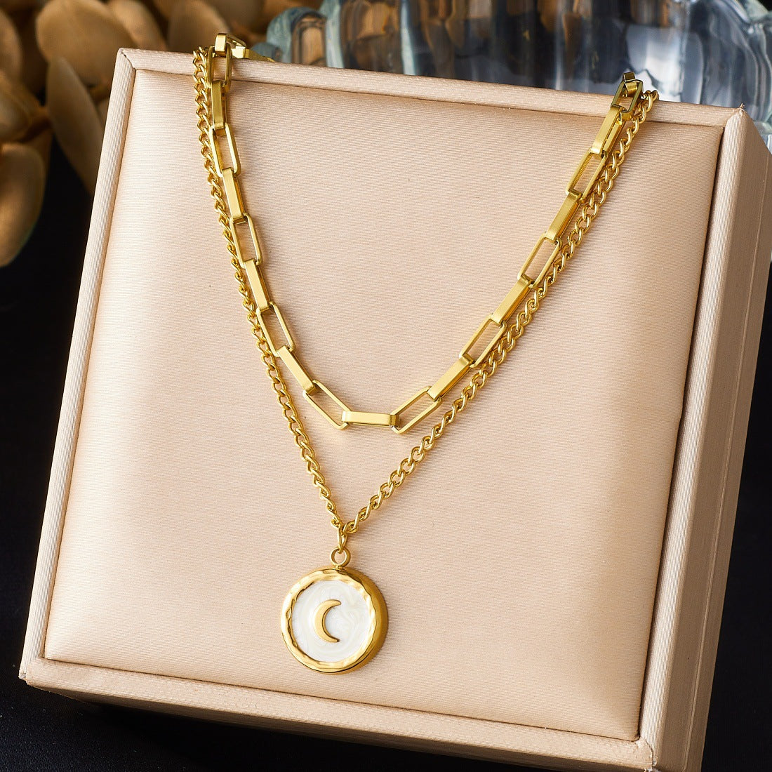 Elegant Vintage Gold Plated Stainless Steel Curb Chain Necklace with Heart and Bow Pendants
