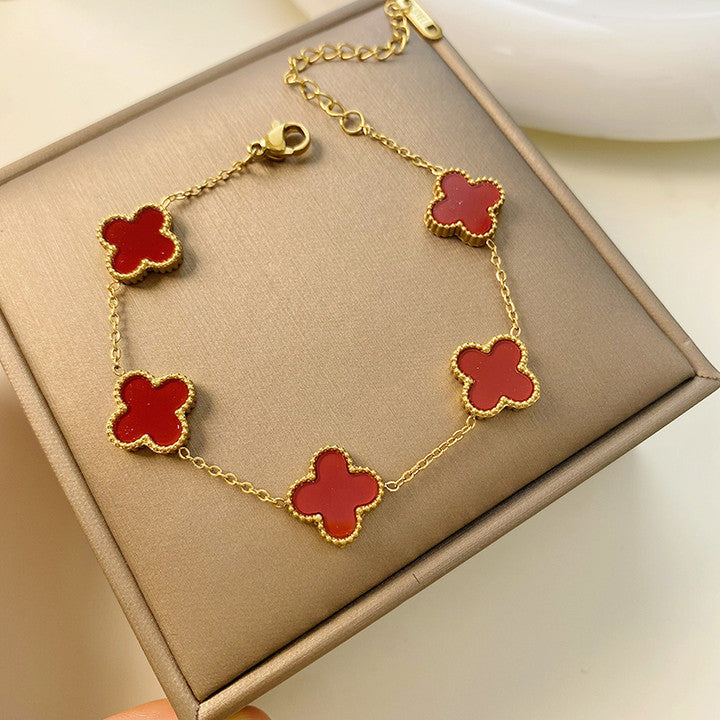 Minimalist Clover-Shaped Titanium Steel Bracelet with Gold Plating for Women and Men