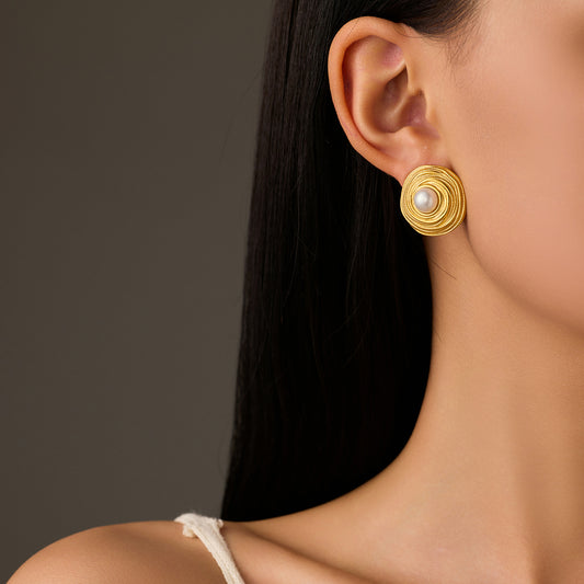 Pendientes de perlas de estilo vintage en acero de titanio con diseño de círculo francés texturizado y acabado galvanizado