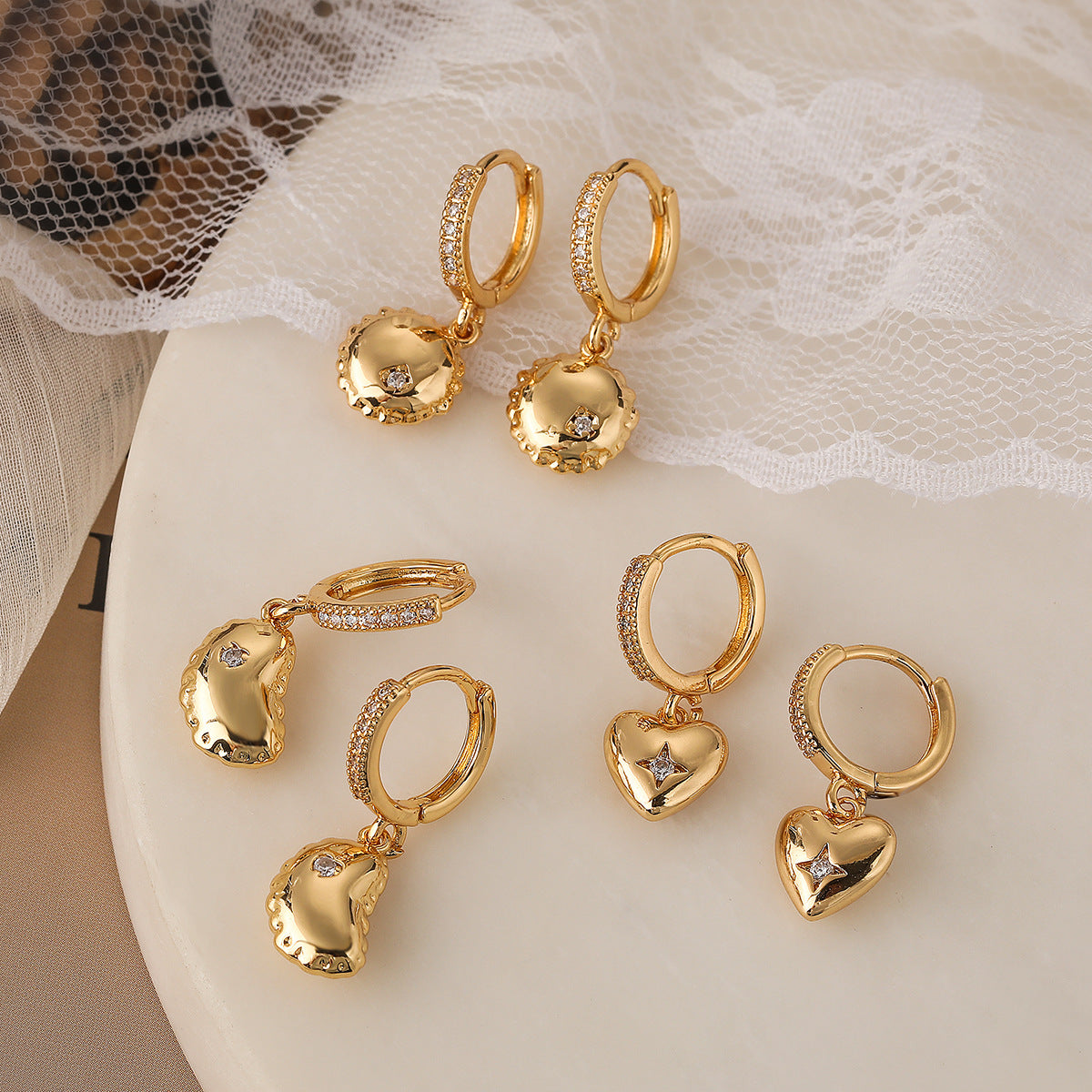 Orecchini pendenti da donna minimalisti geometrici irregolari a palloncino in ottone con placcatura in oro vero e intarsio di zirconi