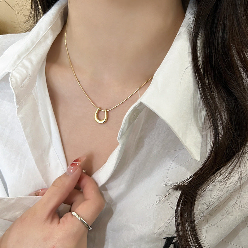 Minimalist U-Shaped Pendant Necklace for Women and Men Titanium Steel Plated Clavicle Chain with Irregular Design