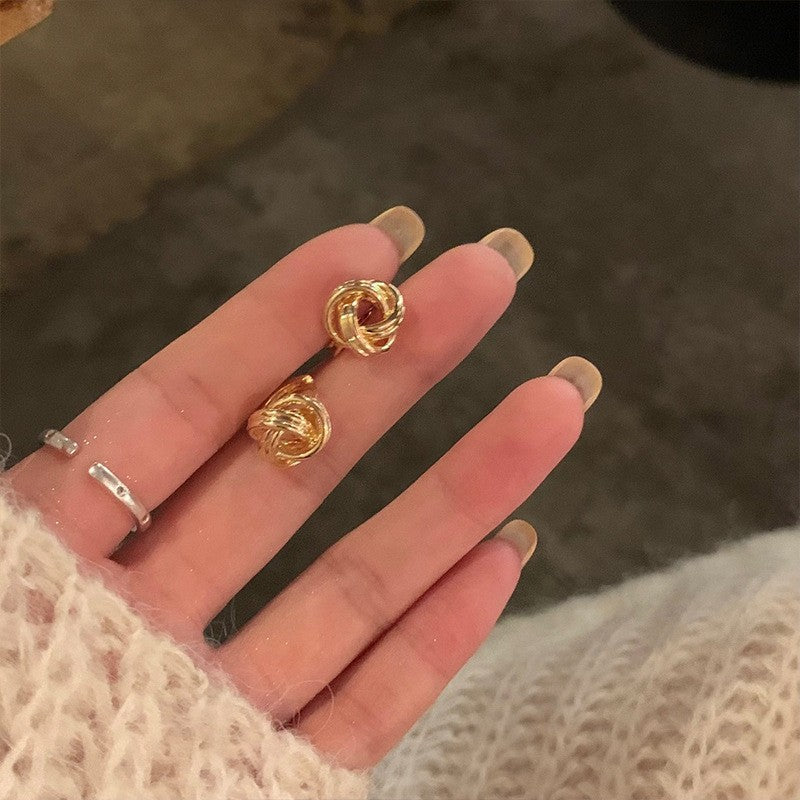 Orecchini a perno geometrici minimalisti in metallo con finitura placcata da donna, gioielli per l'orecchio lussuosi, alla moda e versatili per tutti i giorni