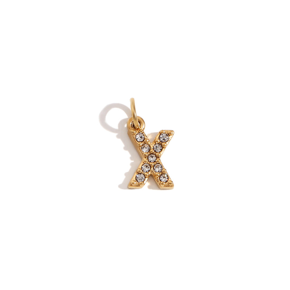 Collana pendente con iniziale in acciaio inossidabile placcato oro 18K e intarsio di strass, stile minimalista