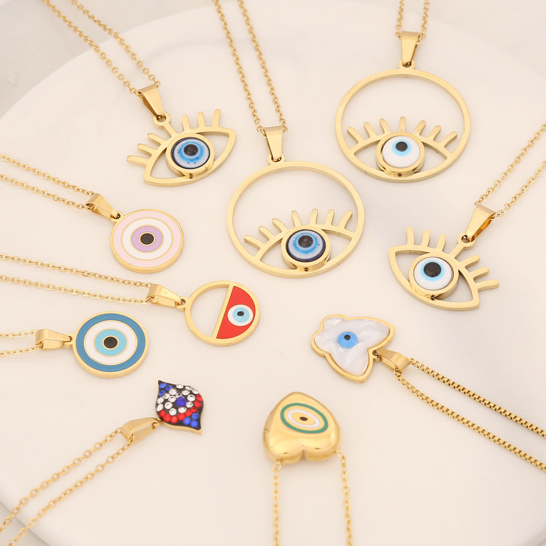Collana con pendente a forma di occhio in acciaio inossidabile audace con finitura a olio a goccia
