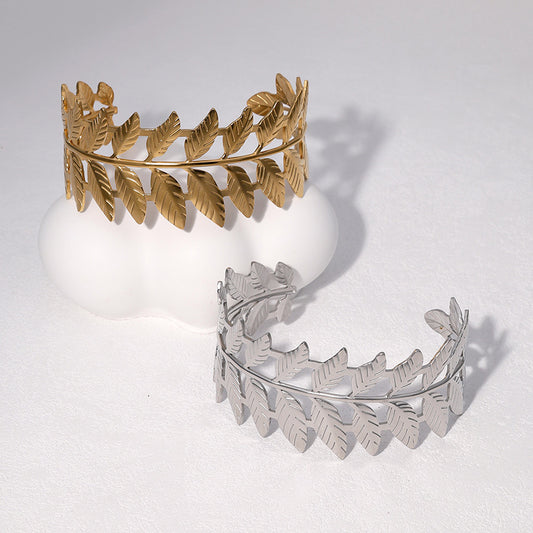 Minimalist 18K Gold Plated Stainless Steel Leaf Bracelet for Women