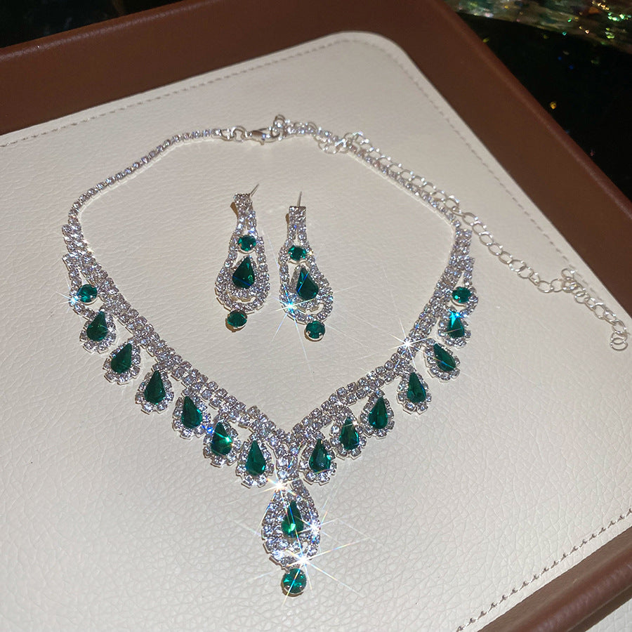Set Collana con Pendente a Goccia di Lusso con Intarsi di Strass da Donna, Catena Leggera in Rame e Orecchini a Goccia in Lega, Gioielli alla Moda Minimalisti per la Clavicola