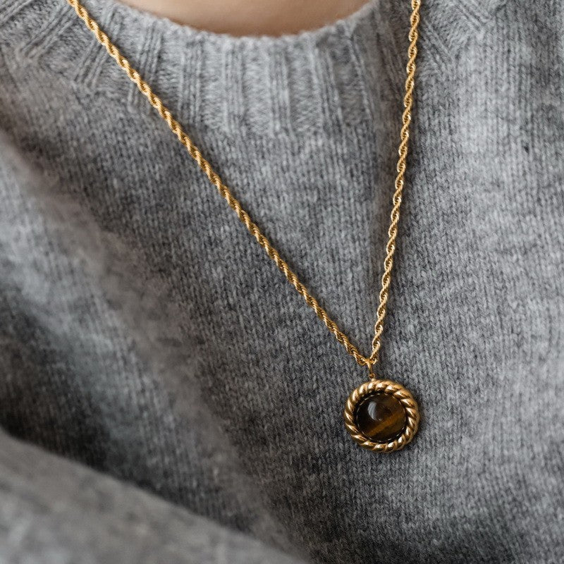 Collana con Ciondolo Vintage a Occhio di Tigre Geometrico Placcata Oro 18K Lunga per Maglione da Donna