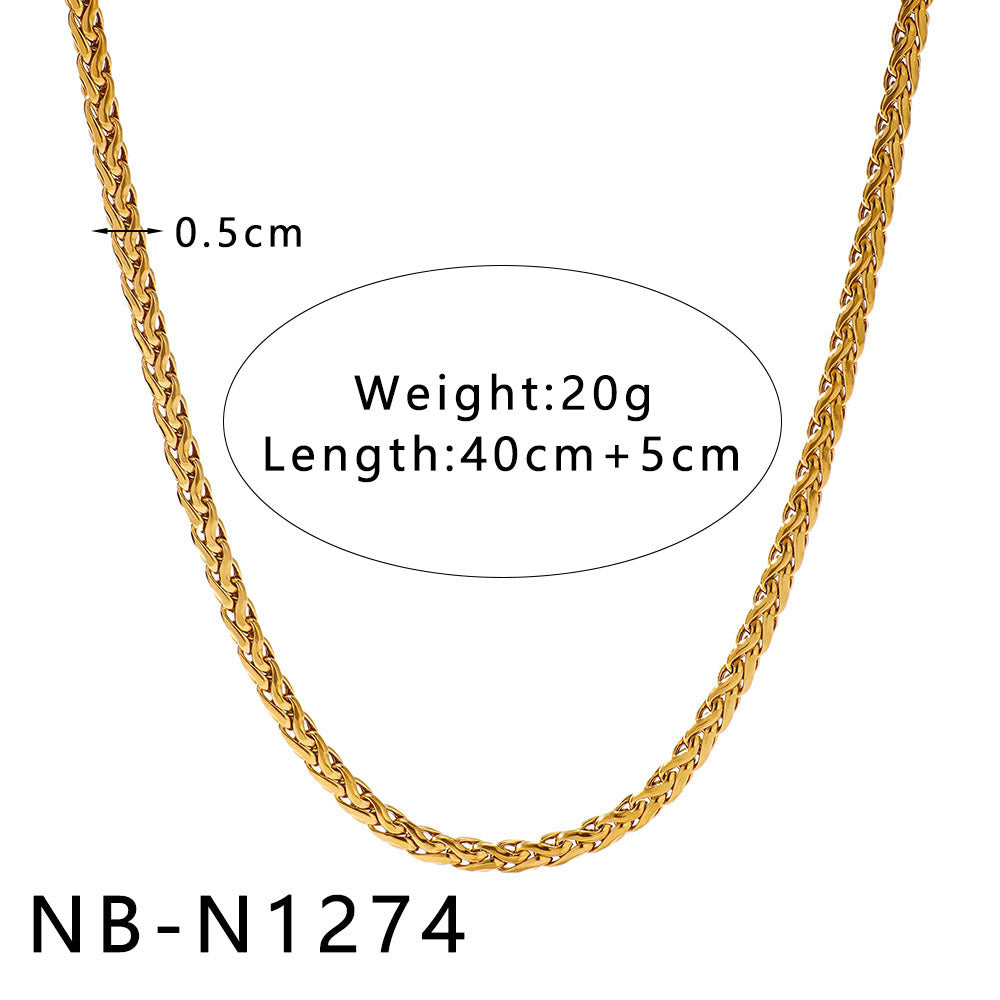 Collana con pendente geometrico minimalista da donna con design a intaglio, catena in acciaio inossidabile e finitura placcata sottovuoto in oro 18 carati