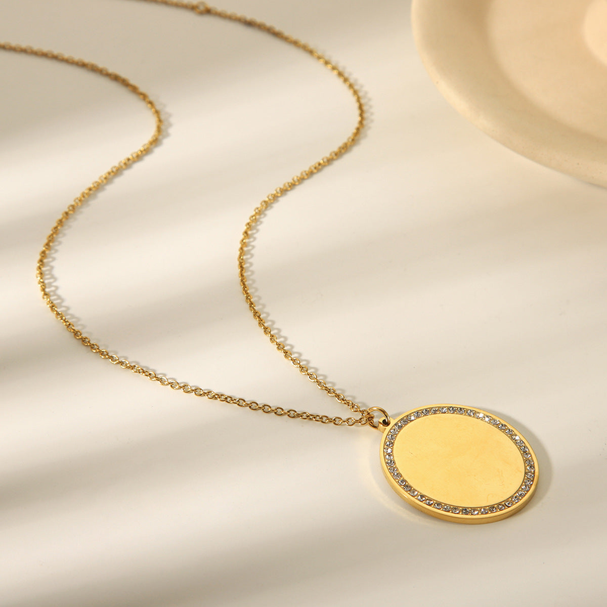 Ins Style 18K Gold Plated Titanium Steel Oval Geometric Pendant Necklace with Rhinestones for Women
