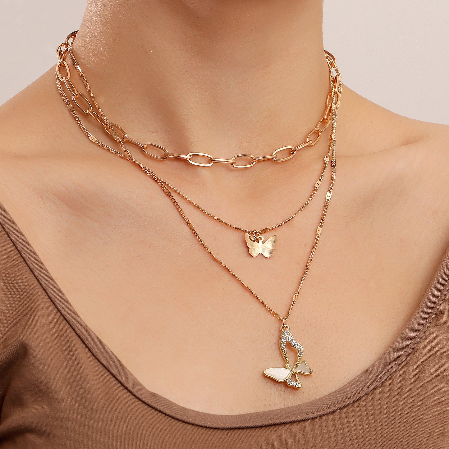 Minimalist Butterfly Pendant Necklace with Mother-of-Pearl Inlay and Rhinestone Accents on Electroplated Alloy Chain
