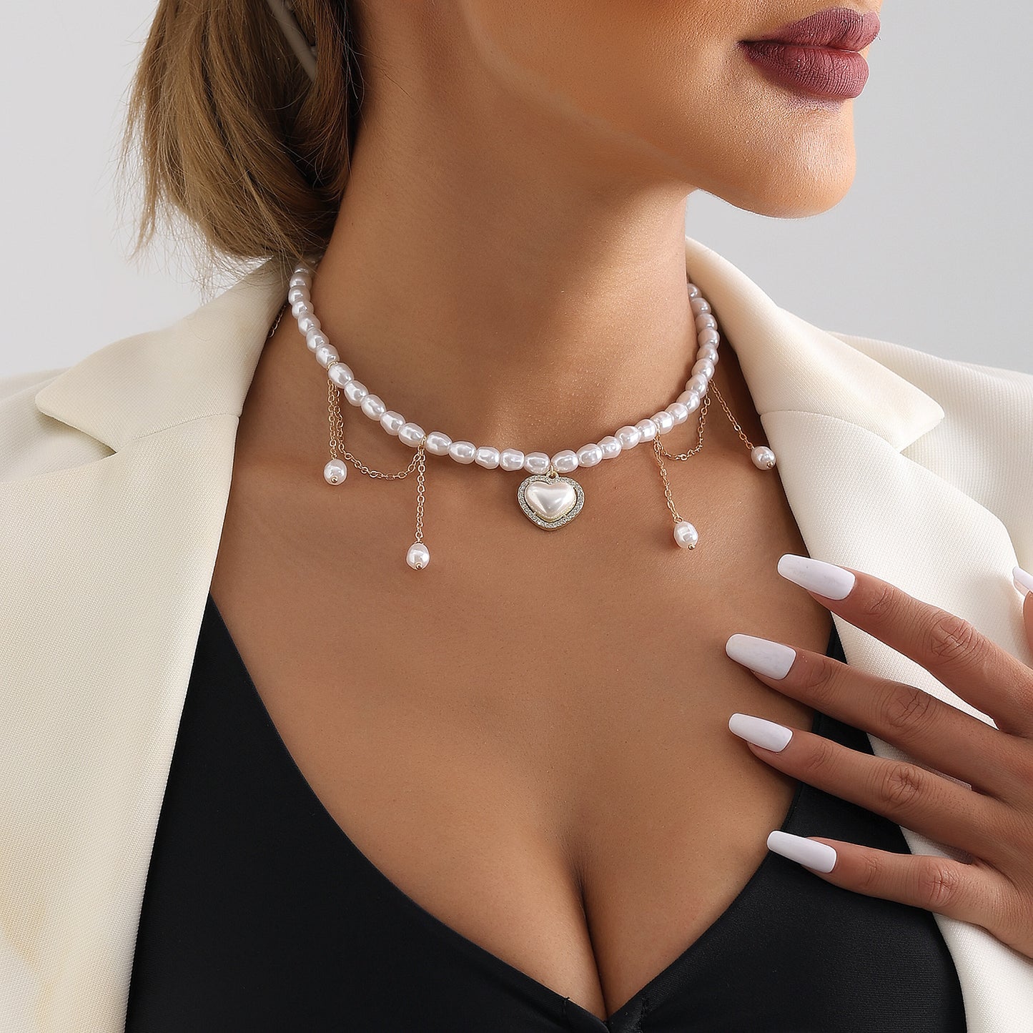 Retro French Style Heart-Shaped Imitation Pearl Pendant Necklace with Plated Alloy Accents for Women