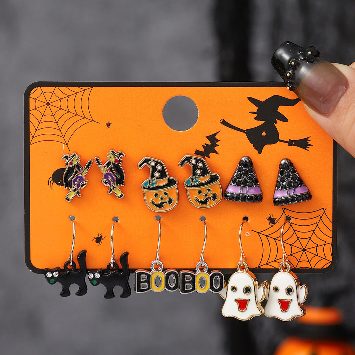 Juego de pendientes de tuerca de calabaza, fantasma y murciélago de Halloween estilo caricatura oscura en aleación con postes de acero inoxidable