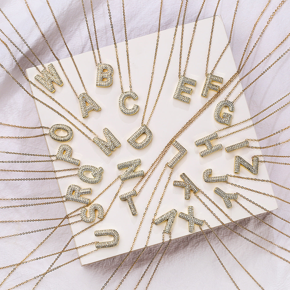 Collana con Pendente a Lettera Geometrica Minimalista da Donna in Rame con Zirconi Cubici