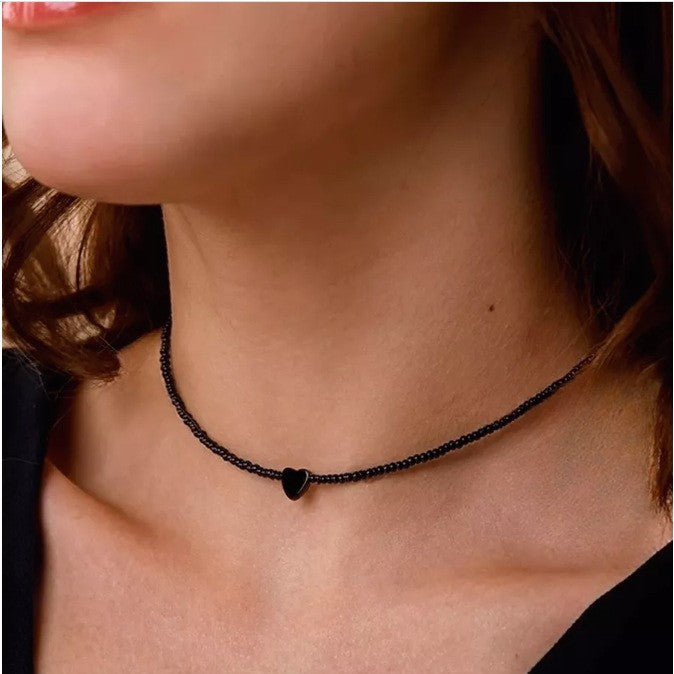 Minimalist Heart-Shaped Alloy Pendant Necklace with Crystal Glass Beads and Black Onyx Accents on Delicate Clavicle Chain