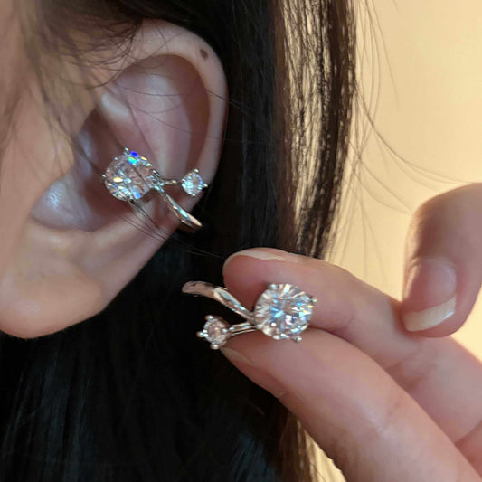 Orecchini a clip per donna in rame con zirconi, dal design geometrico e rotondo, leggeri e minimalisti