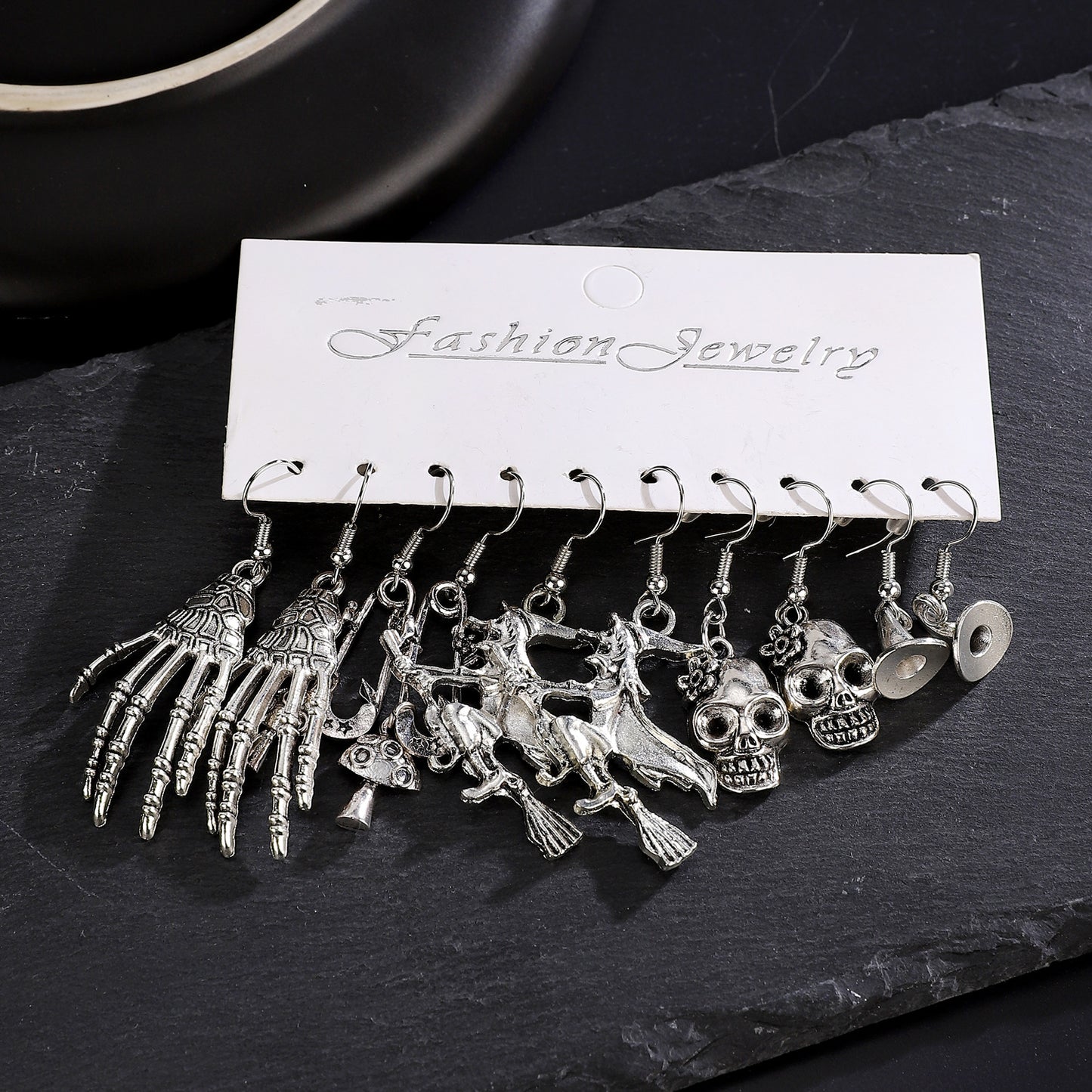 Juego de pendientes grandes con temática de Halloween, diseño geométrico de aleación bañada en plata con motivos de calaveras, calabazas y arañas para mujer