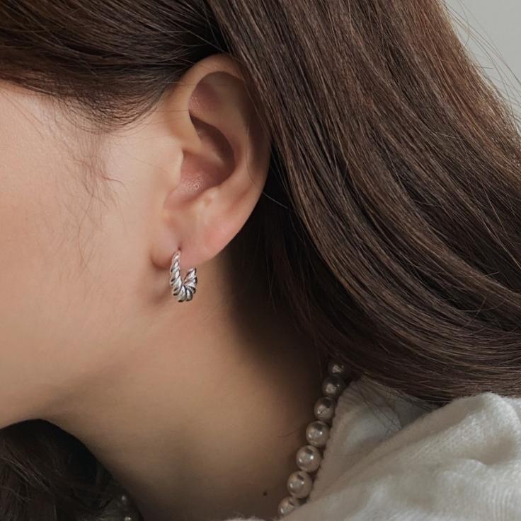 Minimalist Spiral Text Ear Studs for Women in 925 Sterling Silver with Plated Finish