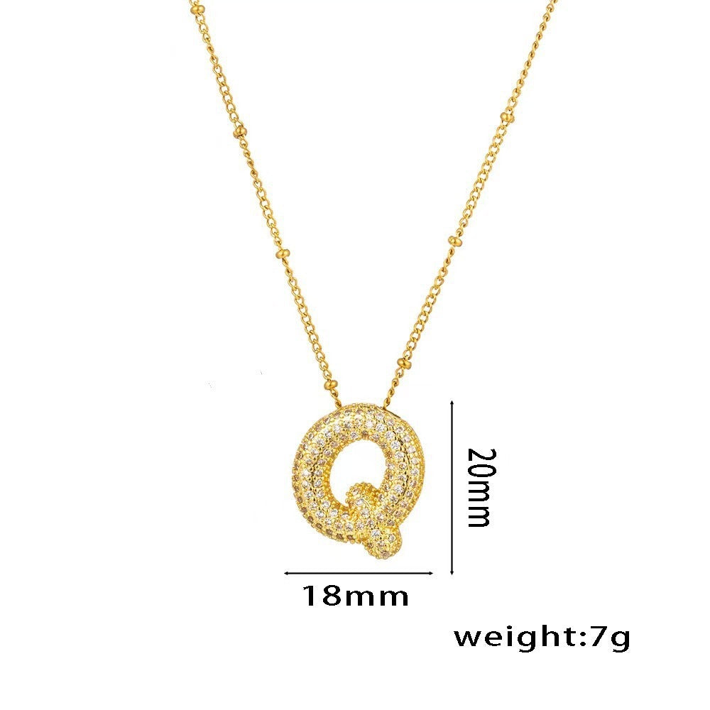 Collana da Donna con Ciondolo a Lettera, Design Geometrico Minimalista, in Ottone Placcato Oro con Zirconi Micro-Pavé