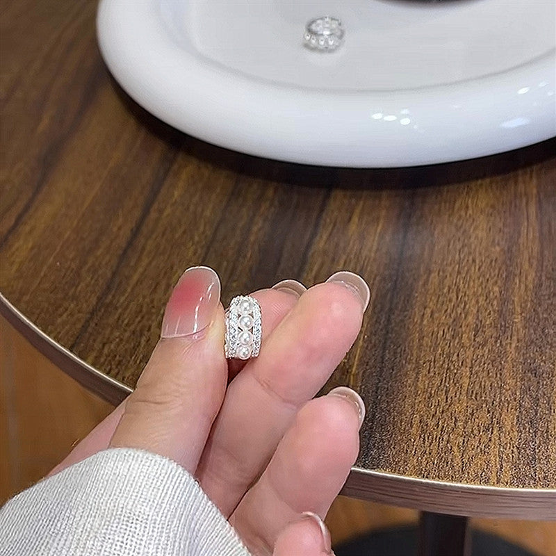 Orecchini a Perno Minimalisti Geometrici con Perle e Accenti di Zirconi, Perni in Acciaio Elettroplaccato, Gioielli da Orecchio Eleganti e di Lusso per Tutti i Giorni da Donna