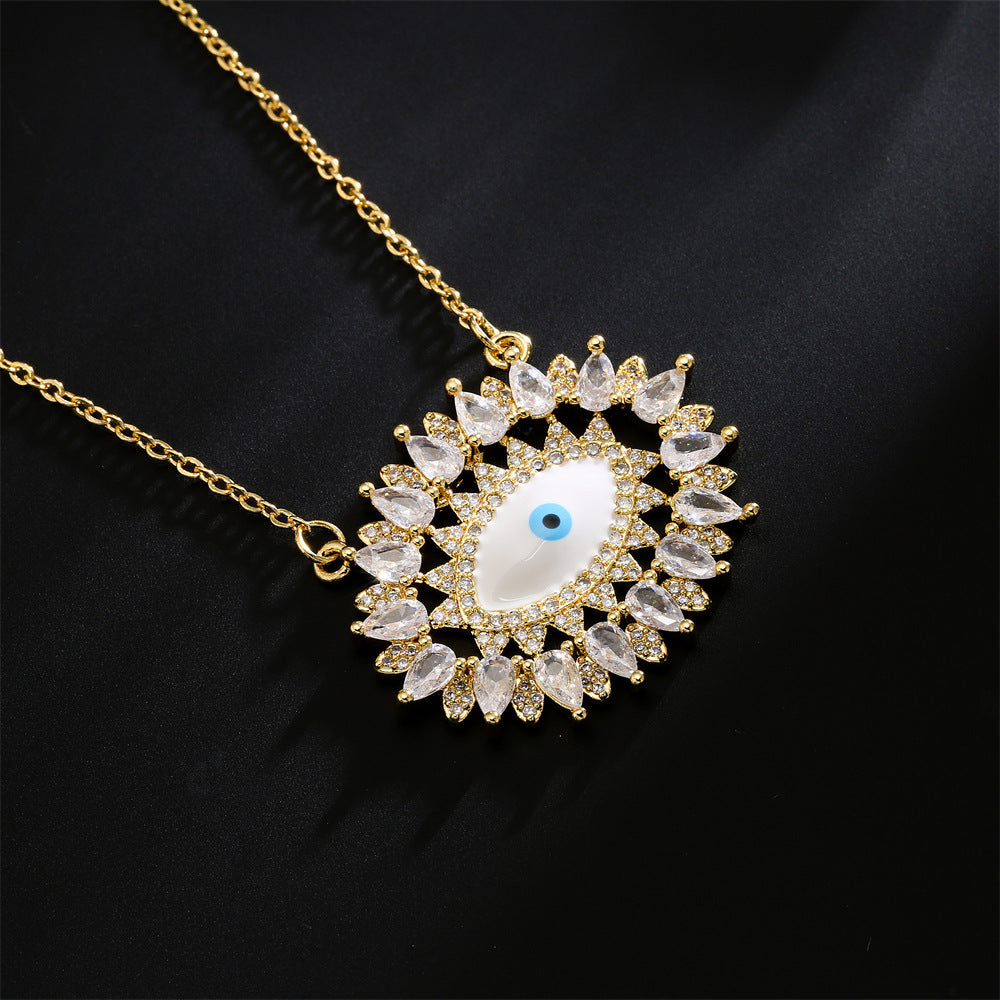 Collana da donna a sospensione geometrica minimalista in rame con placcatura in oro 18K e intarsio completo di zirconi a forma di occhio di Nazar