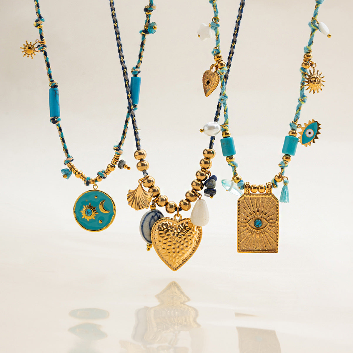 Collar con colgante minimalista de corazón de acero de titanio con acabado chapado para mujer, delicada cadena para la clavícula