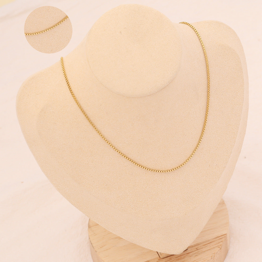 Collana con Pendente Vintage a Forma di Mano e Finitura Smaltata da Donna, Catenina con Medaglione in Rame
