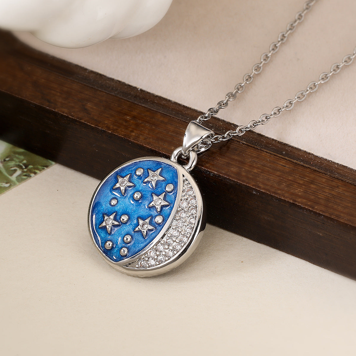 Collana Girocollo Minimalista Geometrica Stella Sole Luna Rotonda in Rame con Finitura Smaltata