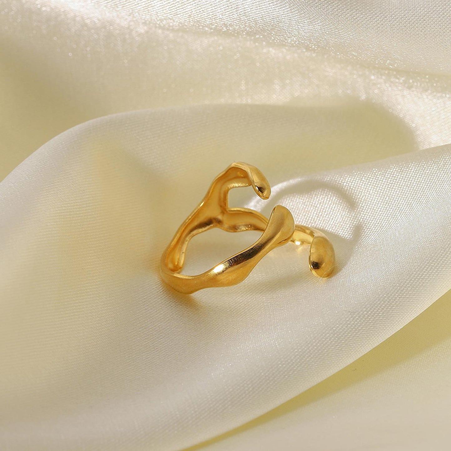 Anillo abierto con textura cruzada irregular geométrica de moda, joyería de acero inoxidable chapado en oro de 18 quilates para mujer