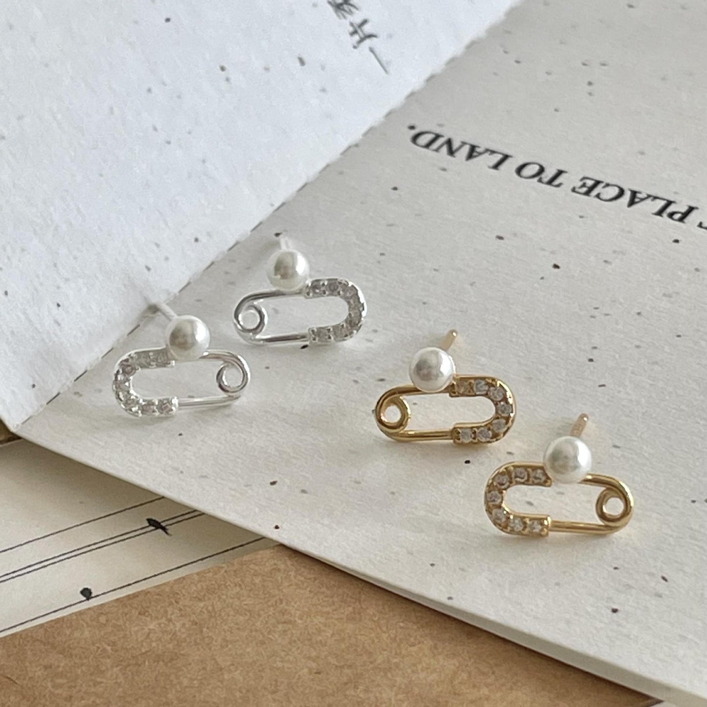 Pendientes de botón de plata de ley 925 con forma de gota de agua y perla, estilo dibujos animados, para mujer