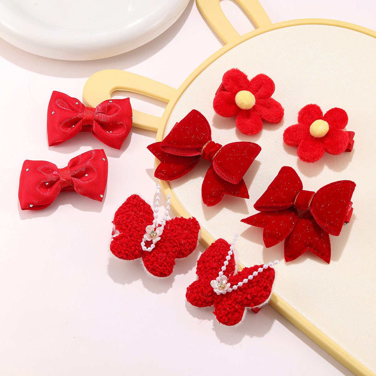 Cartoon Style Bow and Floral Hair Clip for Girls - Handmade Children's Hair Accessory with Rabbit, Strawberry, and Flower Motifs - Soft Non-Slip Design for Ages 3-10
