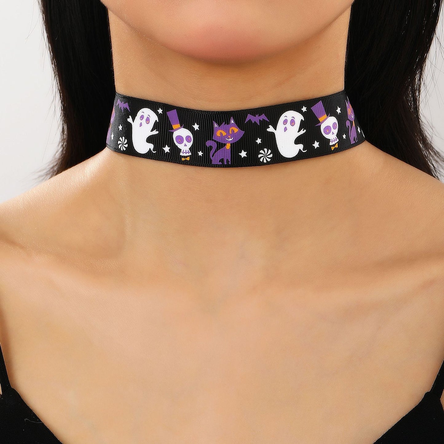 Collar con colgante de calavera, gato negro y fantasma de dibujos animados con temática de Halloween para mujer, con dije de aleación y acabado galvanizado en banda de tela