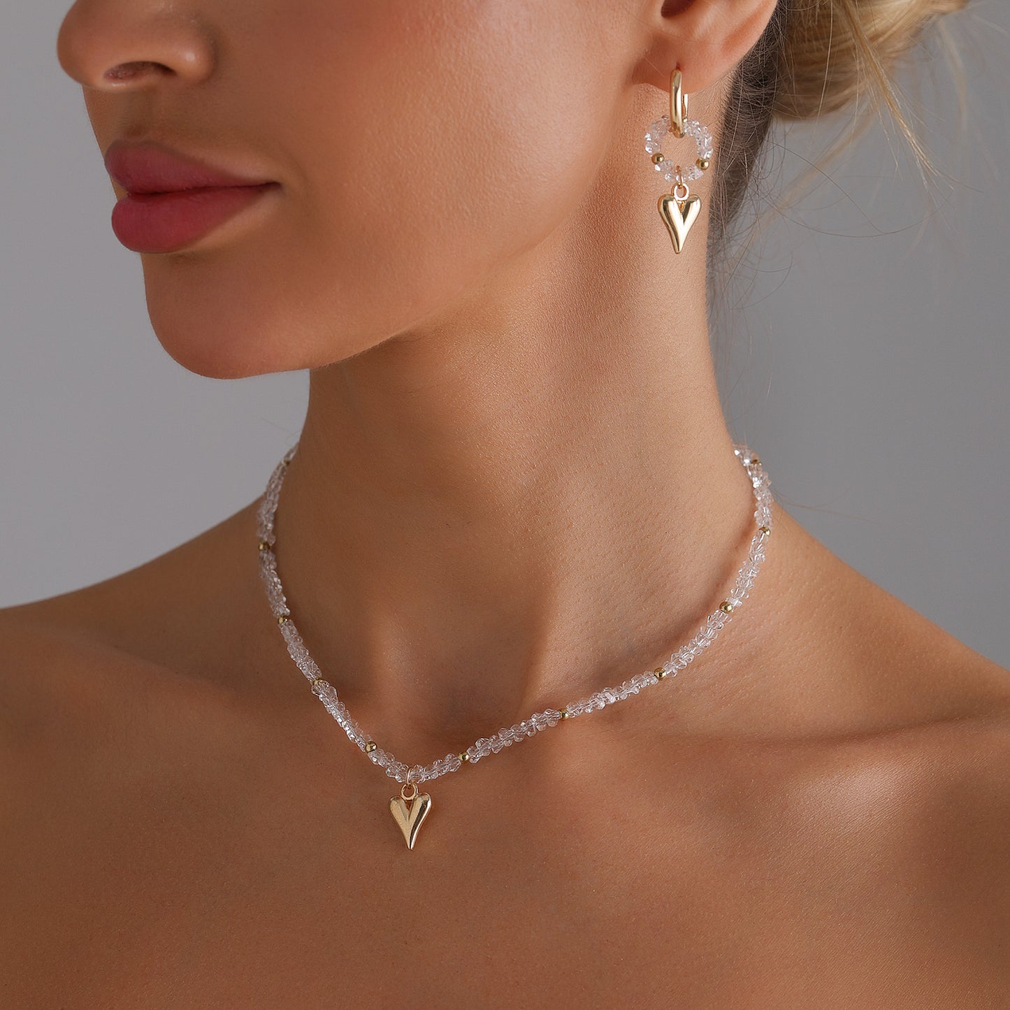 Fashion Heart-Shaped Alloy Pendant Necklace with Plated Finish for Women Minimalist Locket Style Daily Wear