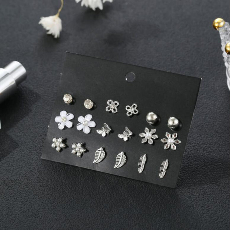 Minimalist Sweet Heart Round Geometric Alloy Micro-set Diamond Jade Stud Earrings with Steel Posts