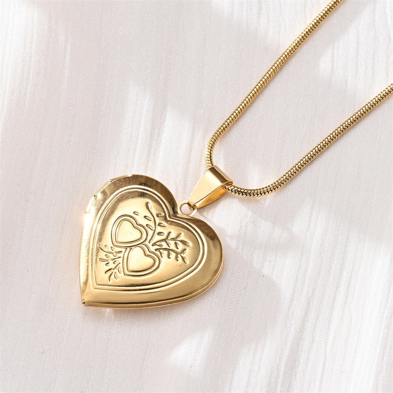 Collana Minimalista a Cuore in Acciaio Inossidabile per Coppie con Ciondolo in Acciaio al Titanio Premium e Design Minimalista Elegante