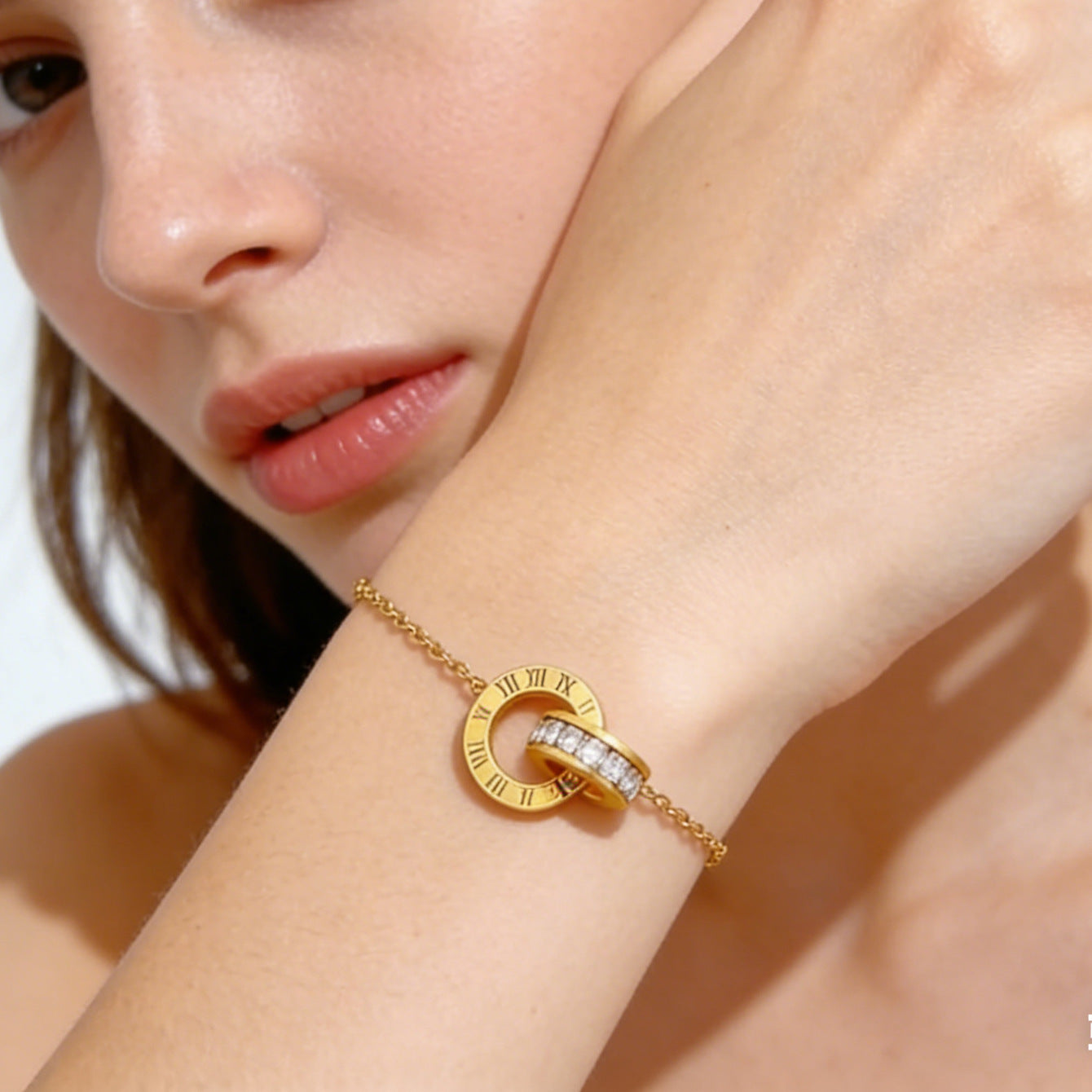 Minimalist Elegant 18K Gold Plated Geometric Round Double Ring Roman Numeral Stainless Steel Bracelet for Women