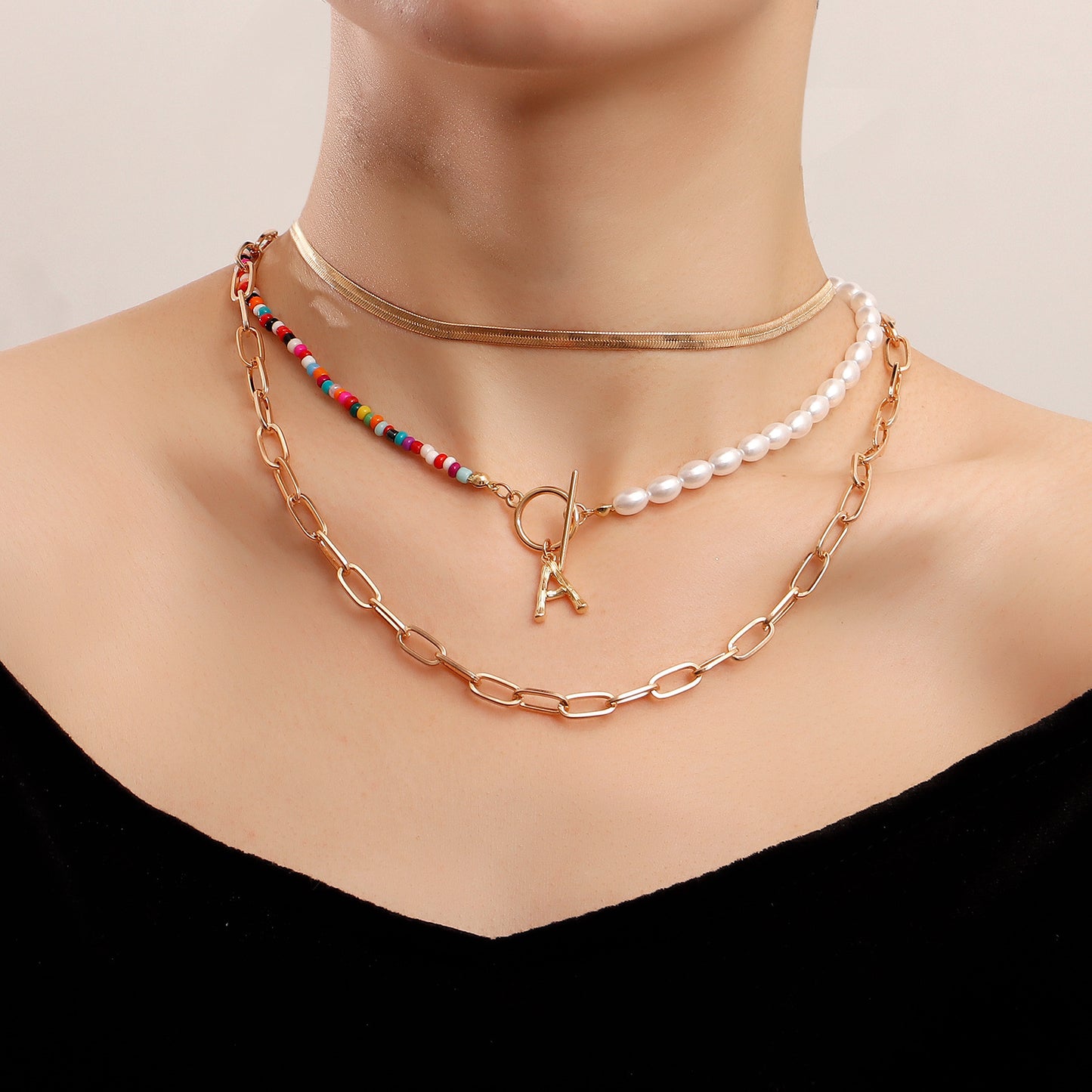 Bohemian Style Geometric Pendant Necklace for Women with Alloy Chain and Electroplated Finish