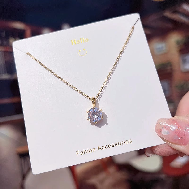 Collana con Pendente Minimalista in Acciaio al Titanio a Forma di Animale da Donna con Intarsio di Strass e Finitura Placcata