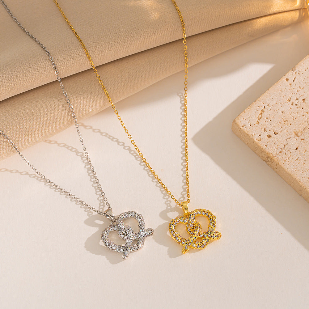 Collar con colgante de corazón geométrico minimalista para mujer, cadena de serpiente de acero de titanio con chapado al vacío