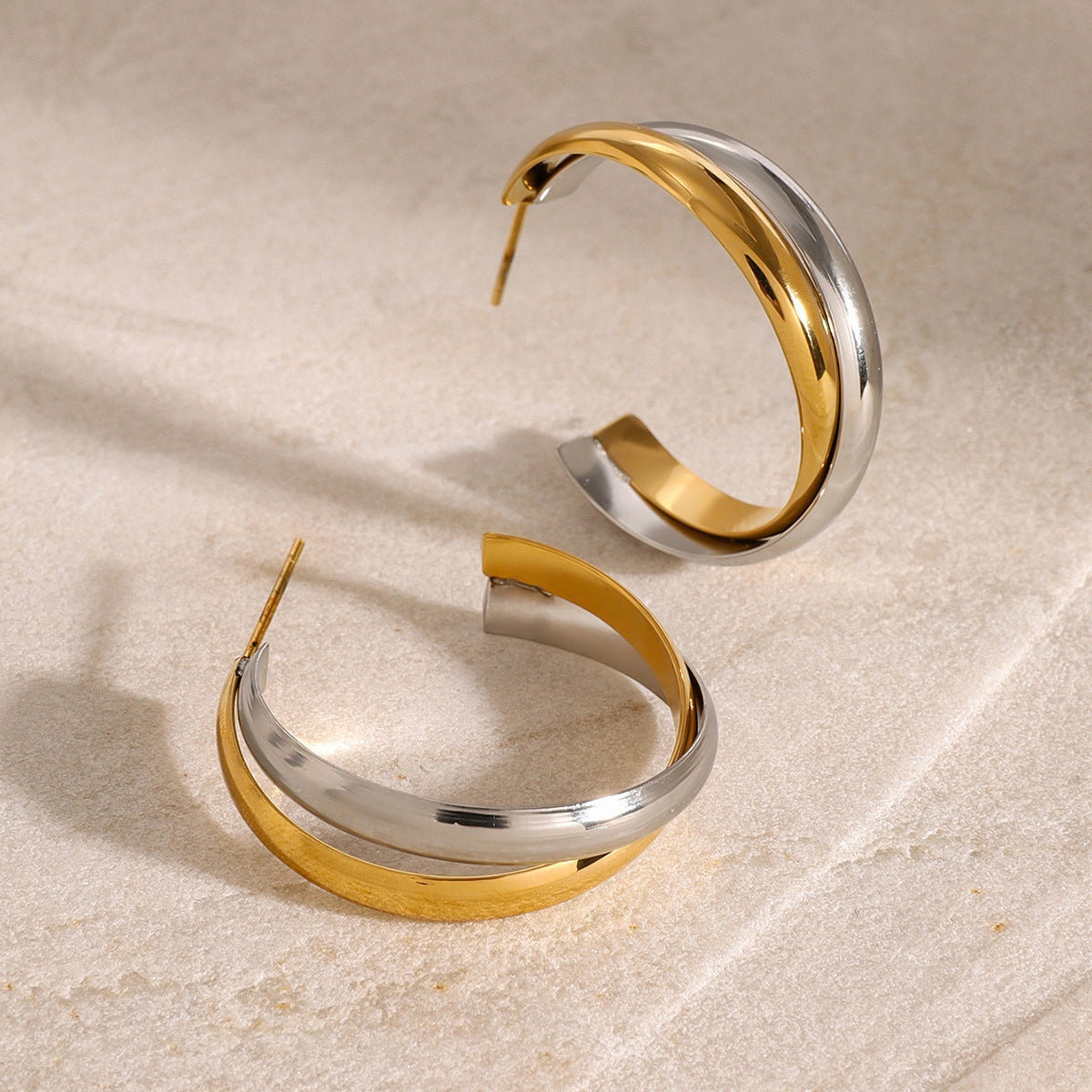 Pendientes minimalistas de acero inoxidable con forma de C chapados en oro y plata para mujer