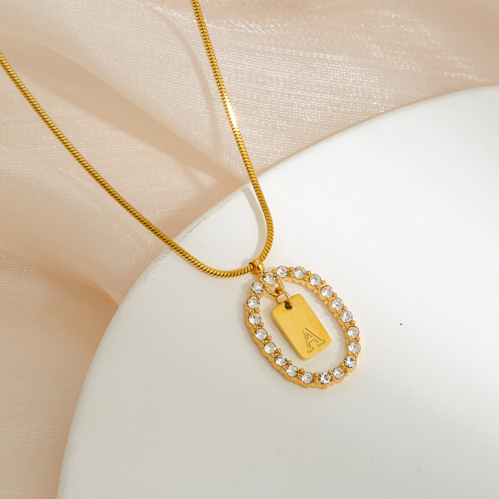 Collana da donna con ciondolo a lettera in acciaio inossidabile, minimalista, con strass, su catena snake